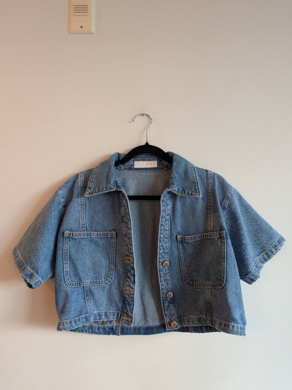 Zara Light Blue Cropped Denim Jacket with Short Sleeves